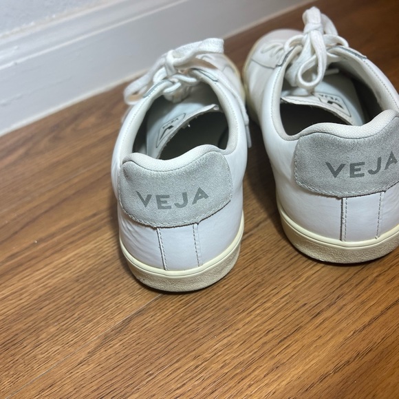VEJA ESPLAR’ LACE UP LEATHER SNEAKERS  Size 9 - Picture 6 of 12